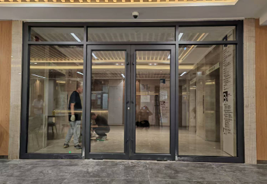 酒泉肯德基门由哪些配件组成？